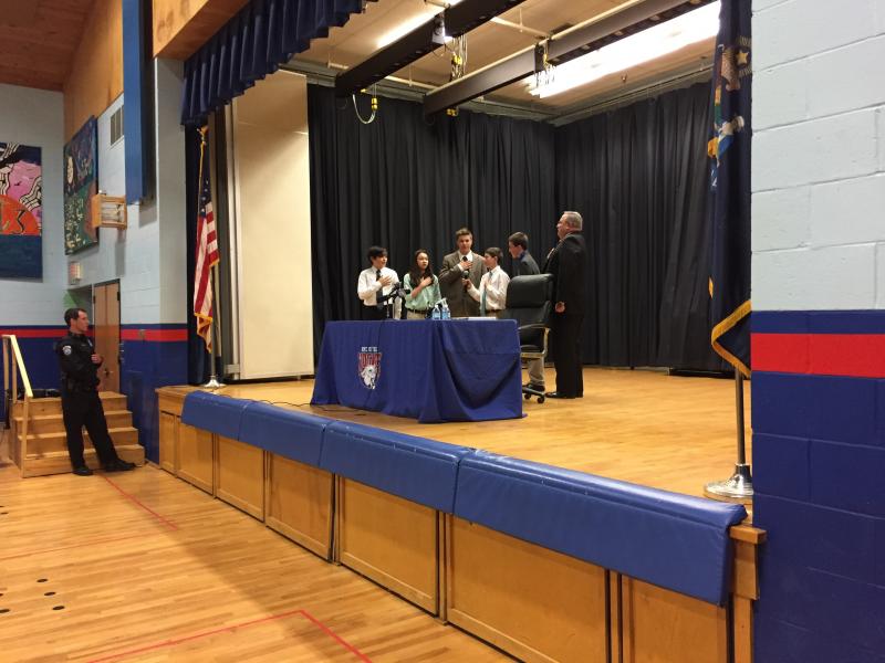 LePage addresses crowd at Great Salt Bay School | Wiscasset Newspaper