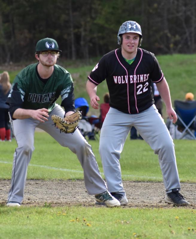 Ryan Potter leads off of first base in the fifth inning in Tuesday’s game with Spruce Mountain. PHIL DI VECE/Wiscasset Newspaper