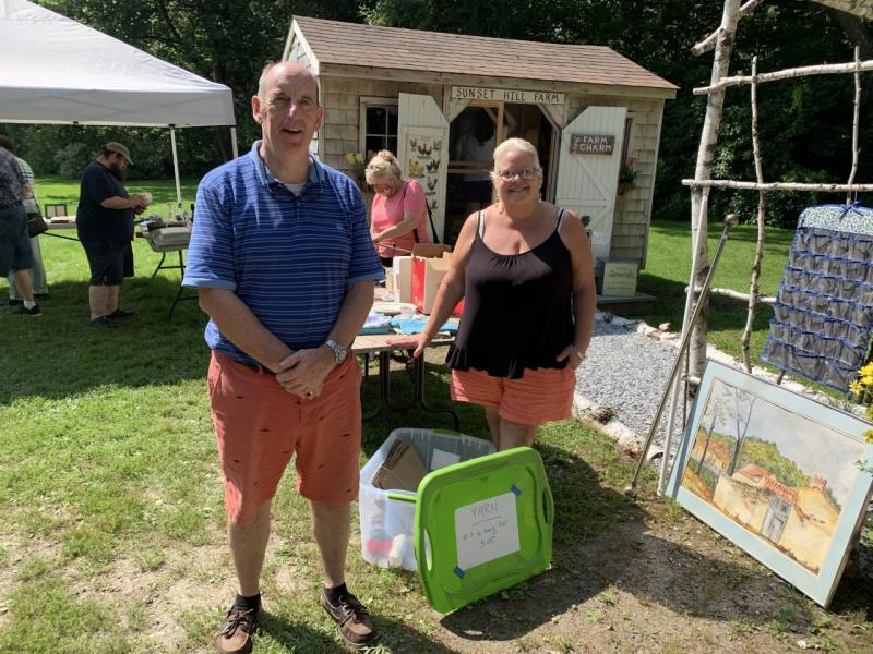5 Mile Yard Sale returns with large crowds seeking bargains Wiscasset