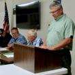 Mike Field moderates the meeting. PHIL DI VECE/Wiscasset Newspaper