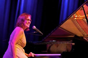 Iris Dement. Courtesy of Robert Mitchell