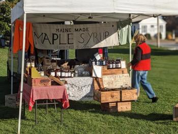 Boothbay Farmer's Market. CANDI JONETH/Boothbay Register