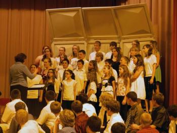  Directed by Carol Drury, the Wiscasset Middle School Chorus sings “Keep Your Mind Wide Open.”  KATHY ONORATO/Wiscasset Newspaper